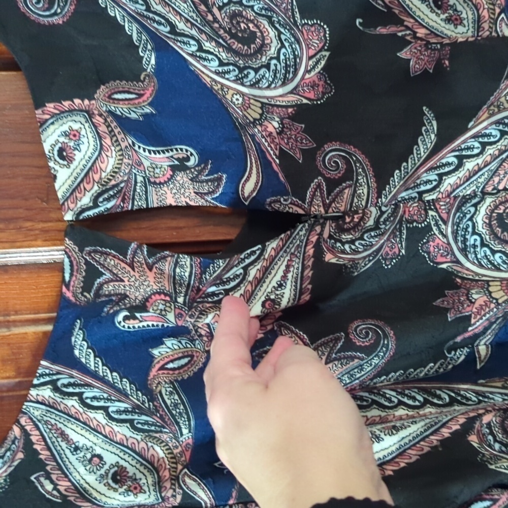 White House Black Market Womens Dress Ruffled Bell Sleeves Paisley Blue Black 8 - Picture 9 of 10